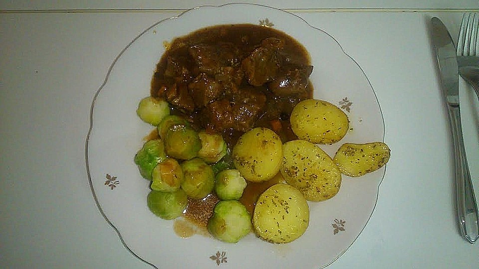 Ragout in feiner Zimtsauce-image