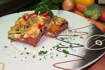 Mettpizza mit viel Gemüse