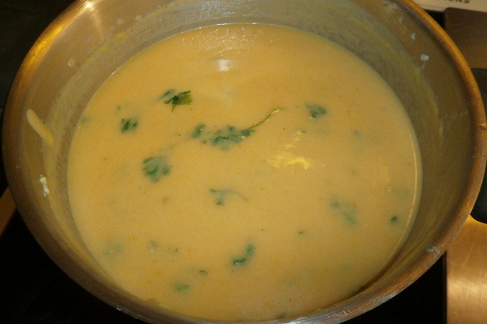 Gemüsesuppe mit Kartoffeln und Speck