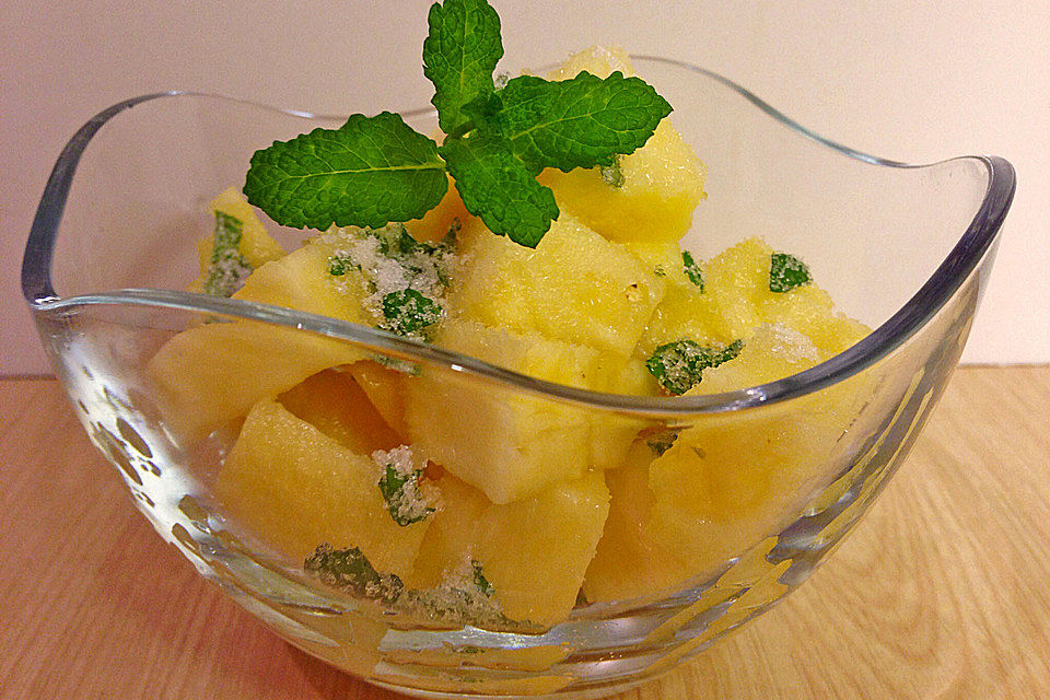 Ananasspalten mit Minz - Zucker - Pesto