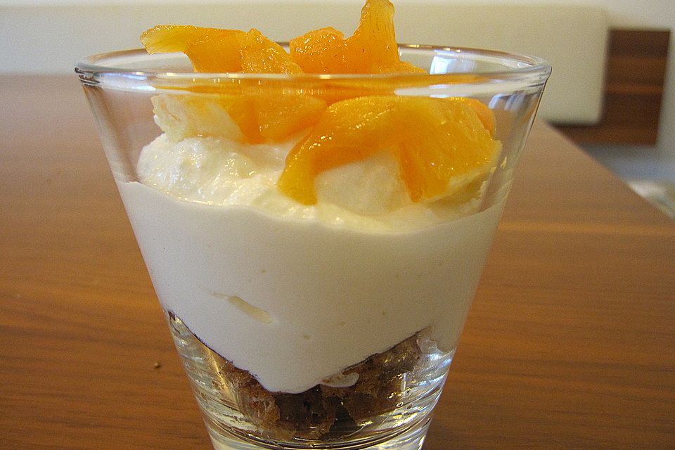 Kaki-Orangen-Schichtdessert