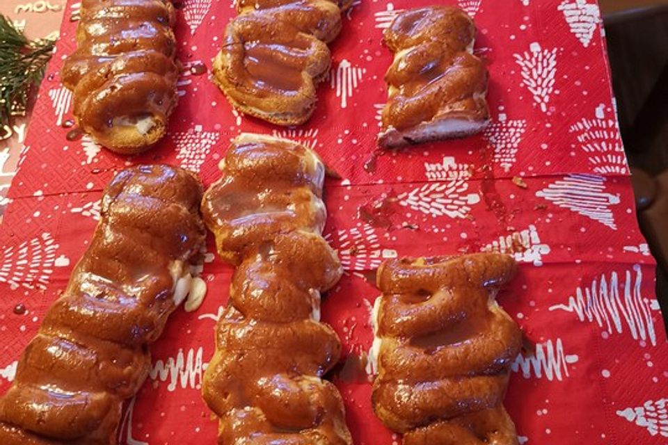 Eclairs mit Eierlikörcreme