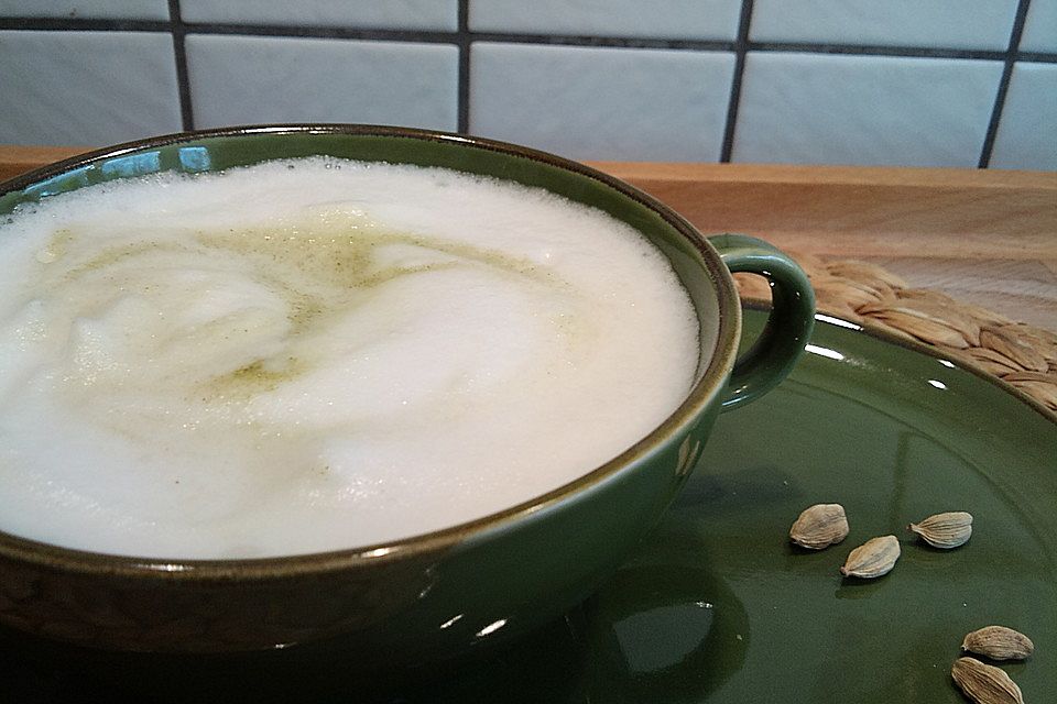 Kardamom-Matcha-Latte