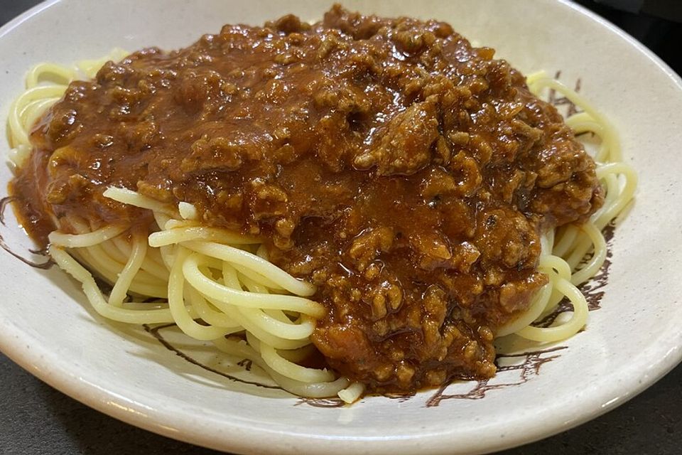 Einfache Tomaten - Hacksoße zu Spaghetti