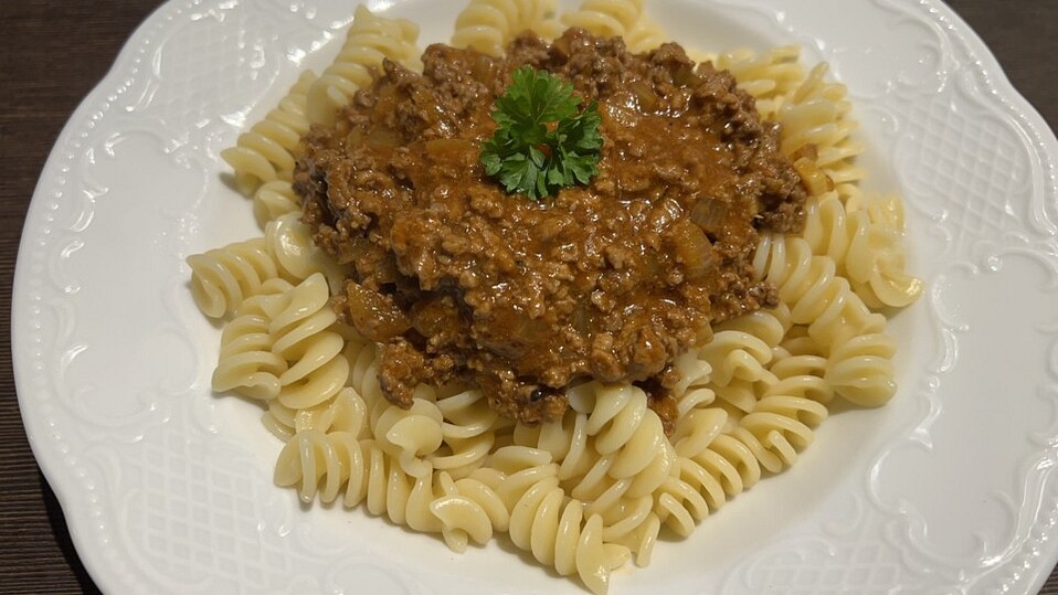 Einfache Tomaten - Hacksoße zu Spaghetti von demelzea