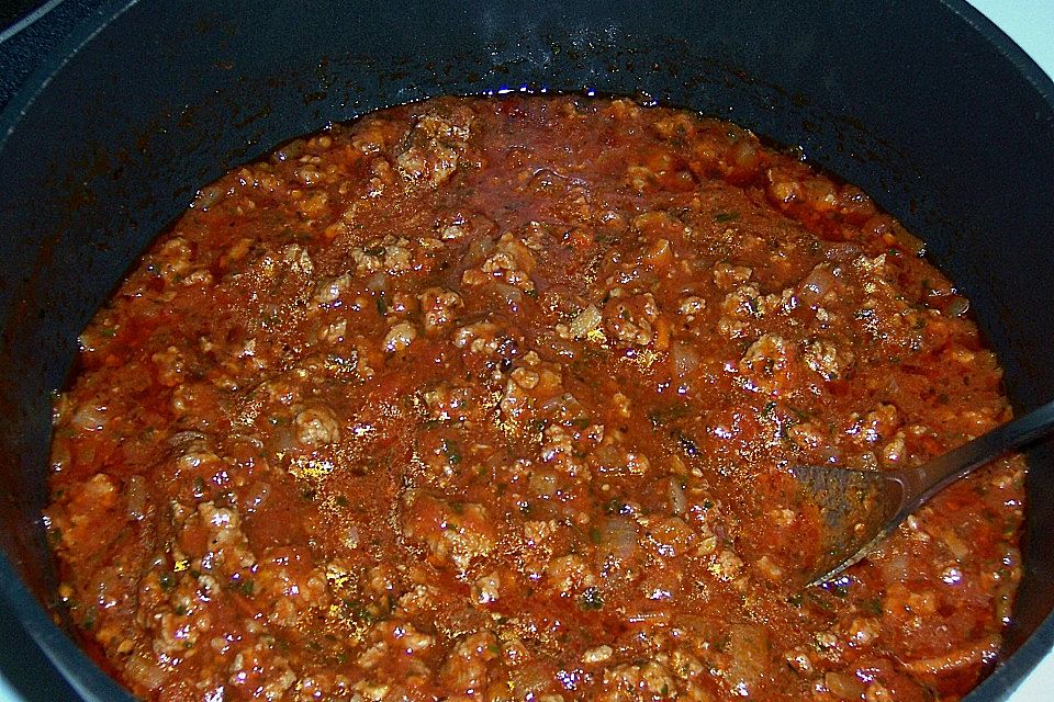 Einfache Tomaten - Hacksoße zu Spaghetti