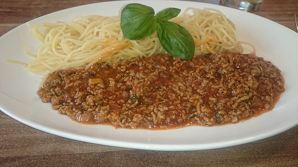 Einfache Tomaten - Hacksoße zu Spaghetti von demelzea