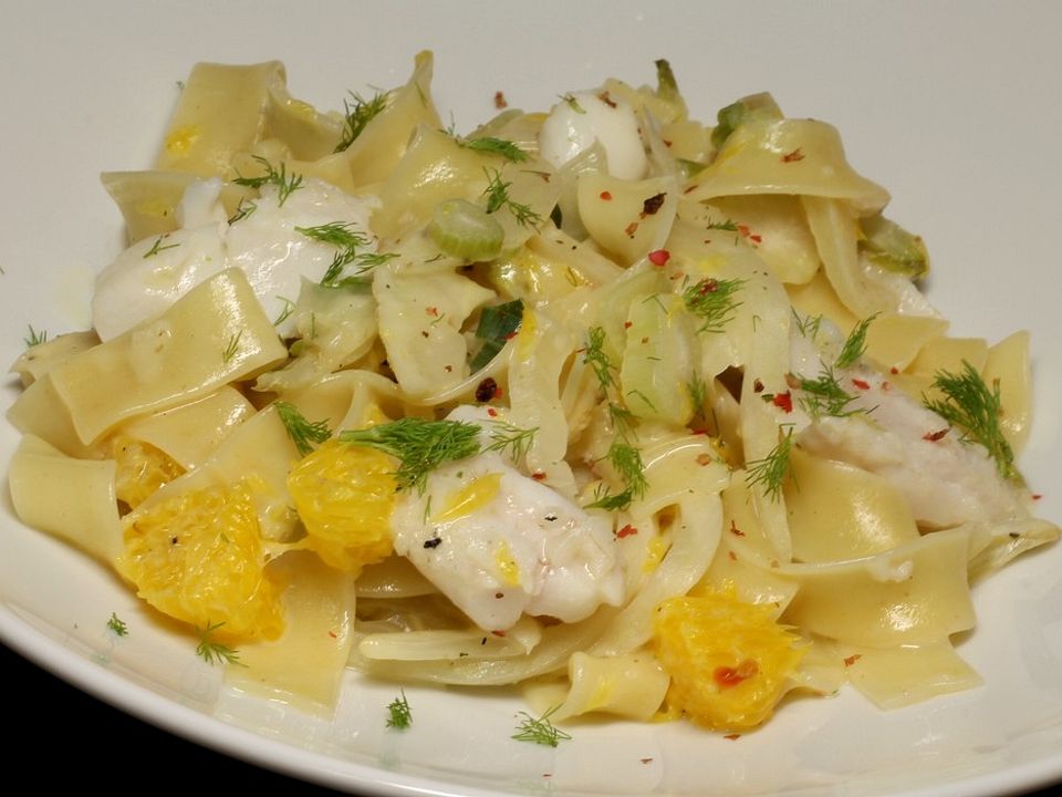Tagliatelle an Orangen-Fenchel-Sauce mit gebratenen ...