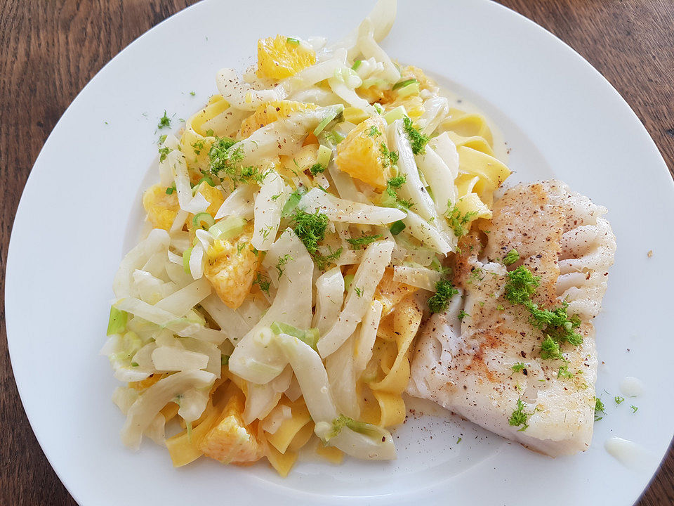 Tagliatelle an Orangen-Fenchel-Sauce mit gebratenen ...