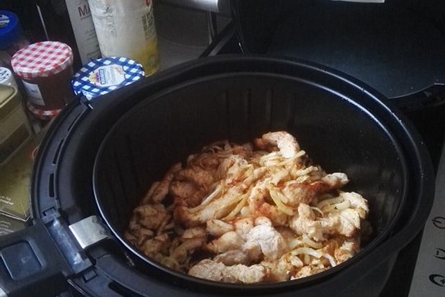 Hähnchengeschnetzeltes mit Zwiebeln von liste11| Chefkoch