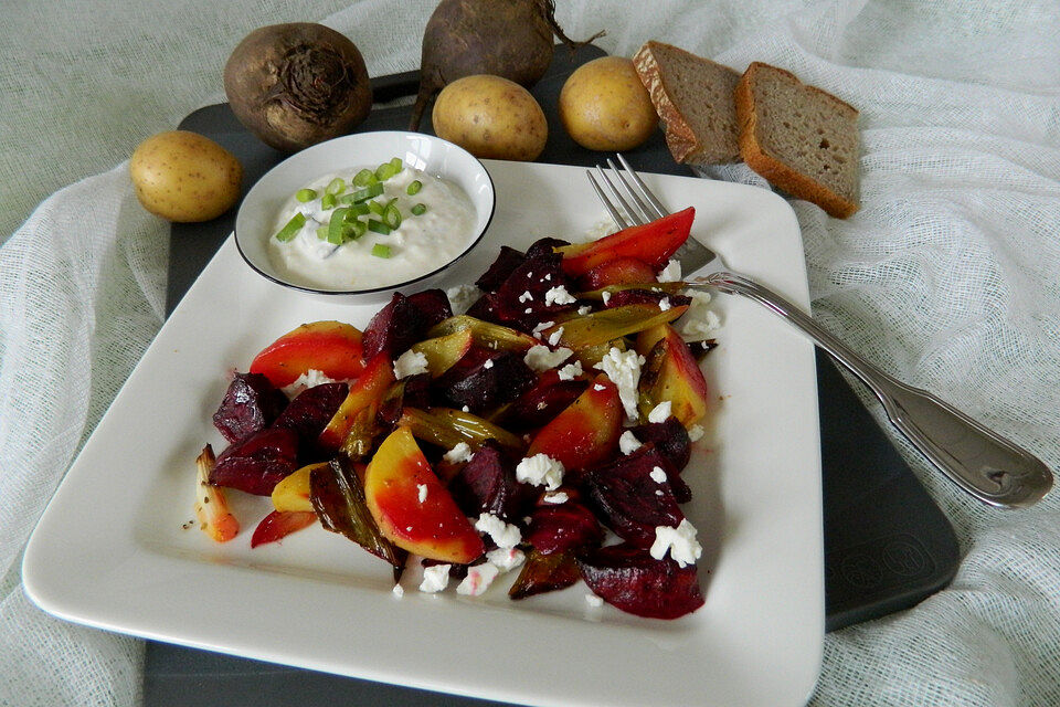 McMoes winterliches Ofengemüse mit Feta-Dip