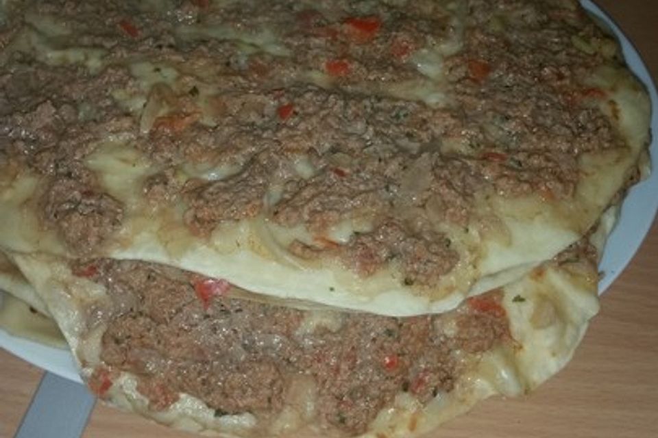 Türkische Pizza aus der Pfanne