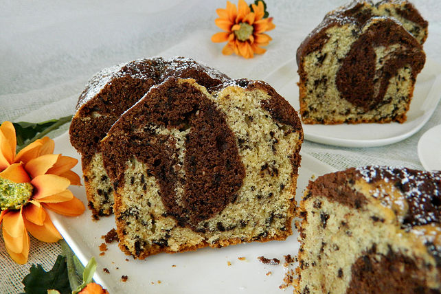 Kleiner marmorierter Schokoladen-Nusskuchen mit Zimt von taschaskitchen ...