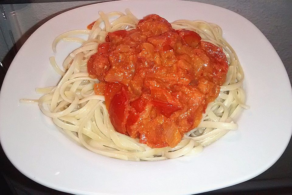 Linguine mit Toskana-Tomatensauce