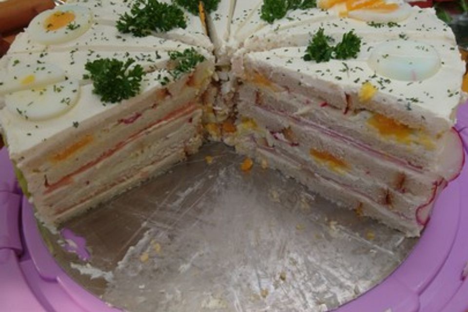 Festliche Sandwichtorte