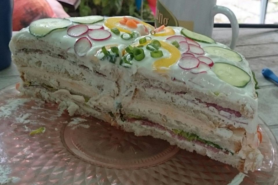 Festliche Sandwichtorte