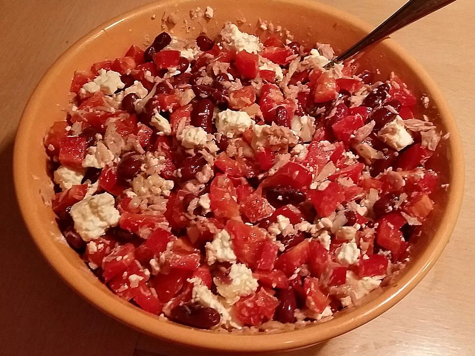 Paprika-Feta-Salat mit Kidneybohnen und Thunfisch von NichtdieKaethe ...