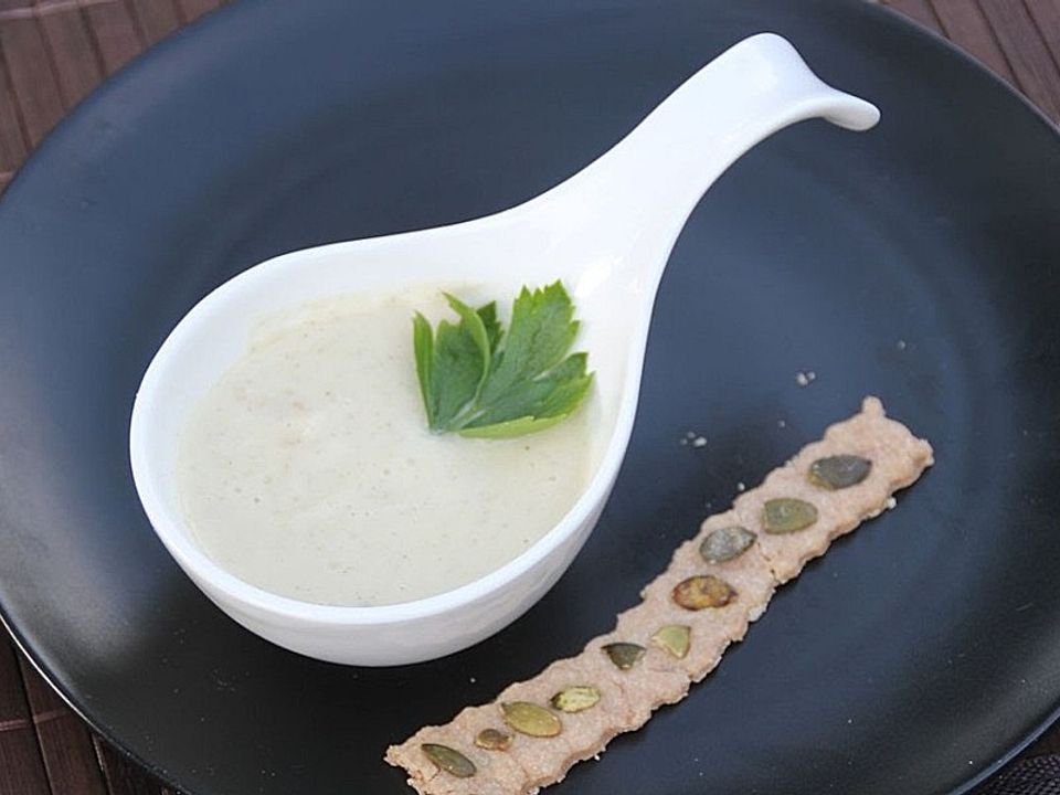 Apfel-Sellerie-Suppe mit Kürbisstange von Der_BioKoch| Chefkoch