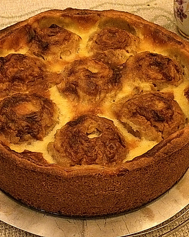 Bratapfelkuchen mit Sahne-Pudding-Füllung