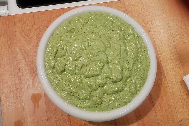 Cremiges Erdnuss-Pesto von Vegarie| Chefkoch