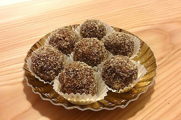 Einfache Bananen-Nuss Kugeln von Zebra15 | Chefkoch Einfache Bananen-Nuss Kugeln von Zebra15 | Chefkoch