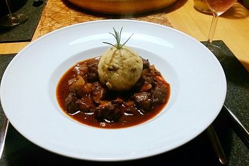 Rehgulasch Mit Gluhweinsauce Von Monika Chefkoch