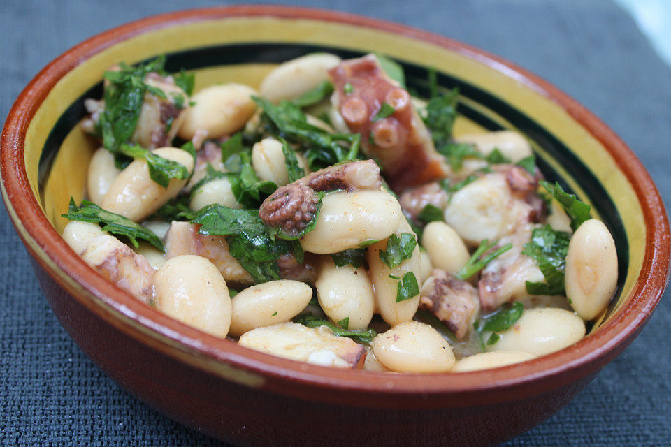 Pulposalat mit weißen Bohnen