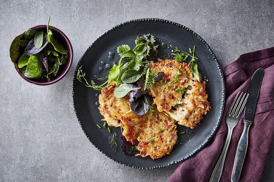 Kartoffel-Schinken-Puffer mit Käse