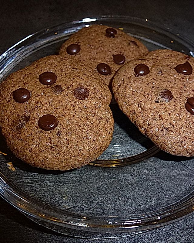 Schokoladen-Knusper-Kekse mit Nougatlikör
