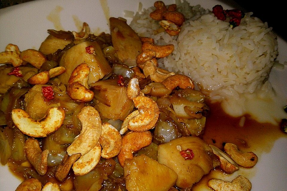 Spitzkohl-Cashew-Stir-Fry mit Honig-Chili-Hähnchen