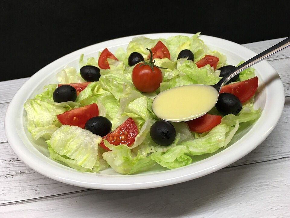 Salatsauce für Blattsalat nach Schwiegervaters Art von celayla| Chefkoch Salatsauce für Blattsalat nach Schwiegervaters Art von celayla| Chefkoch