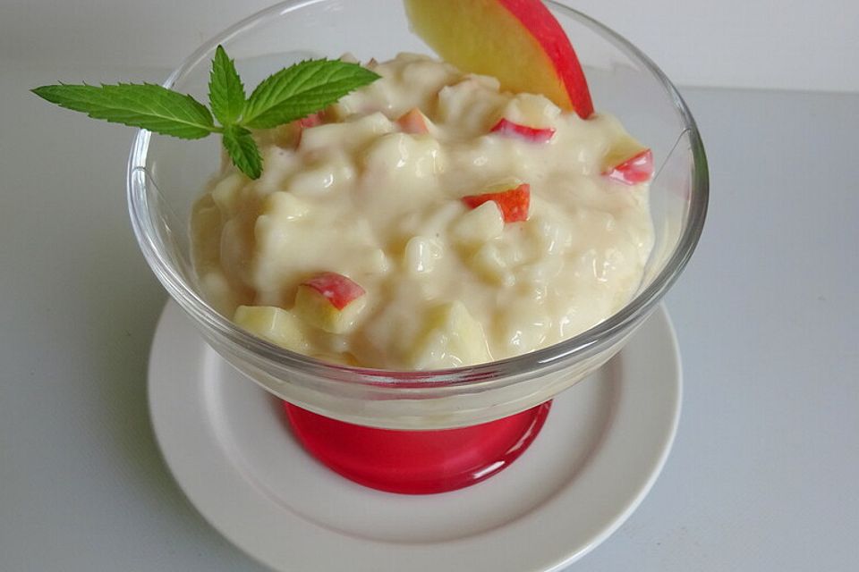 Kalter Apfel-Milch-Reis mit Buttermilch