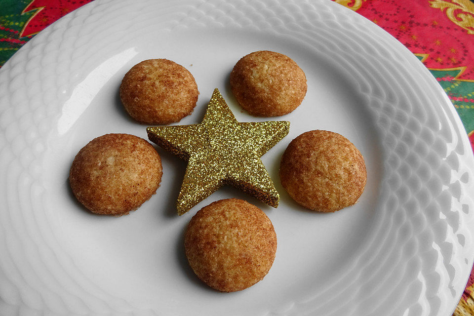 Weihnachtliche Zimt-Keksbällchen