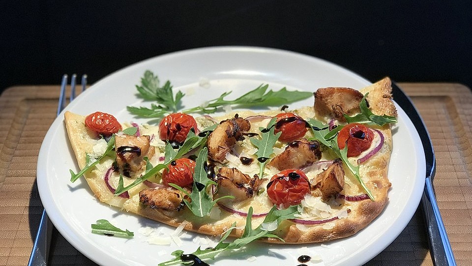 Flammkuchen Mit Hahnchen Und Gemuse Von Maria Chefkoch 
