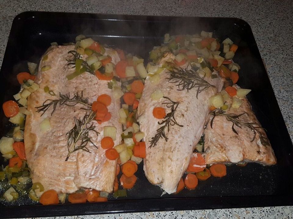 Lachs auf Gemüsebett von Holunder81 | Chefkoch