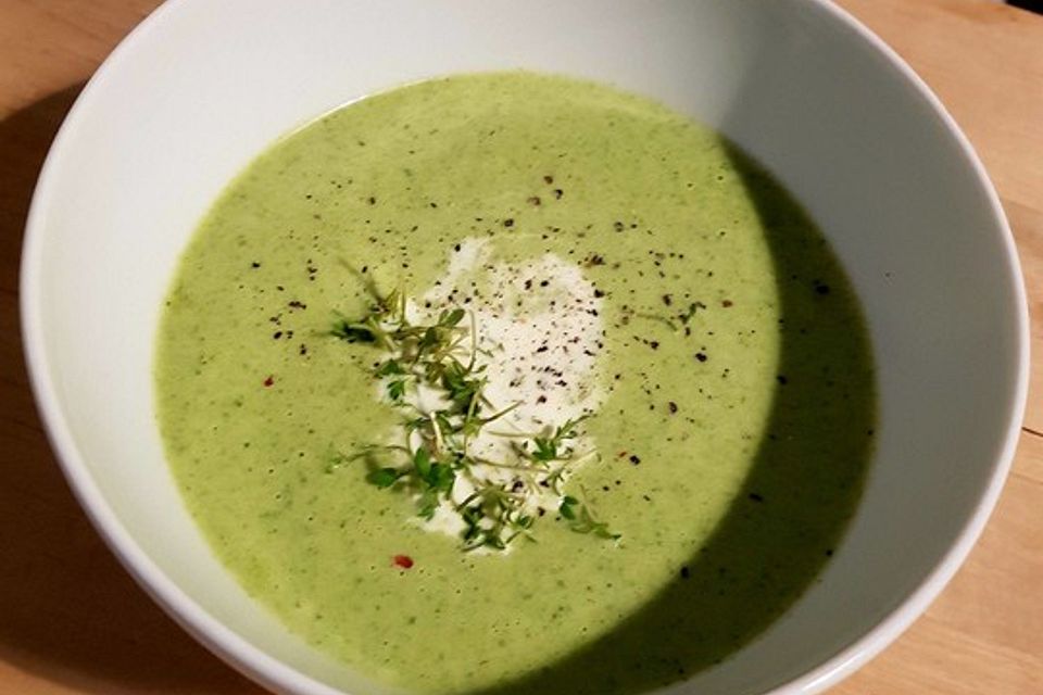 Brokkoli-Blauschimmelkäse-Suppe