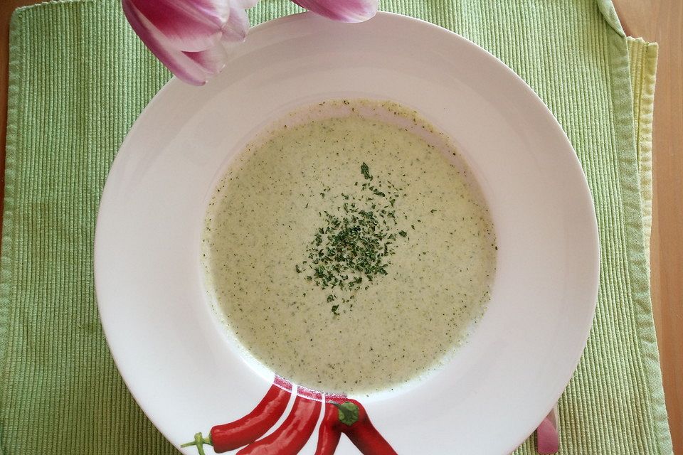 Brokkoli-Blauschimmelkäse-Suppe