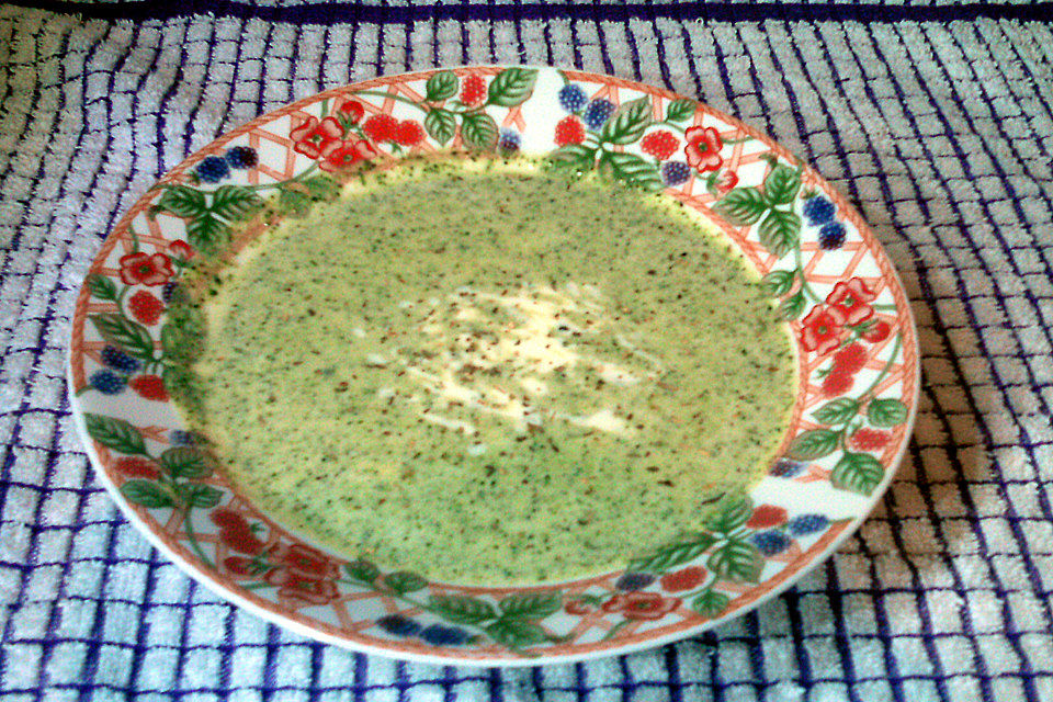 Brokkoli-Blauschimmelkäse-Suppe