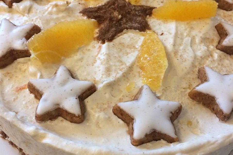 Weihnachtliche Orangen-Frischkäse-Dattel-Torte