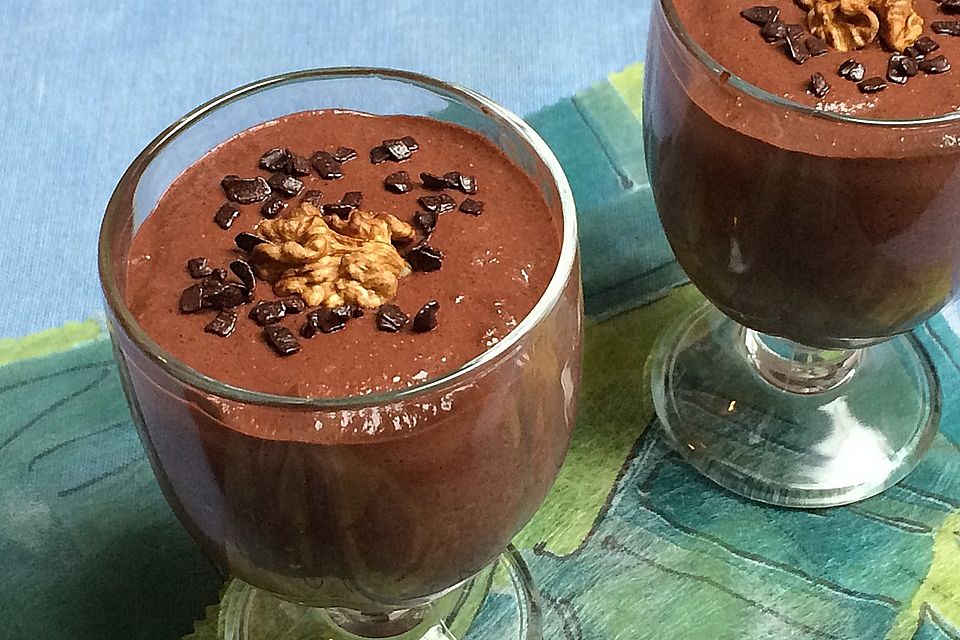 Schoko-Nuss-Pudding mit Chiasamen und Flohsamenschalen