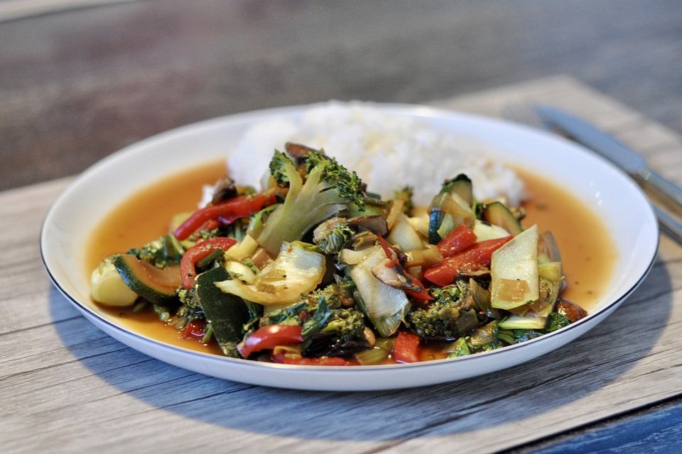 Gemüse-Stir Fry mit Honig-Soja-Sauce