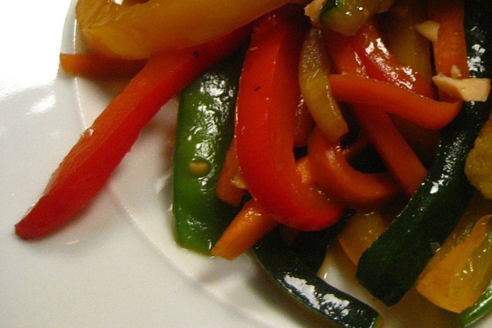 Gemüse-Stir Fry mit Honig-Soja-Sauce