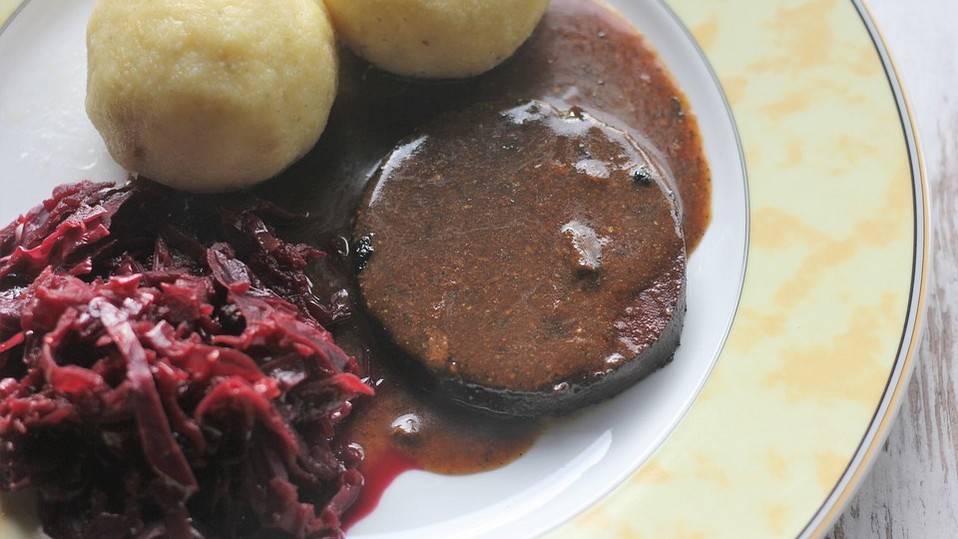 veganer-sauerbraten-mit-rotkohl