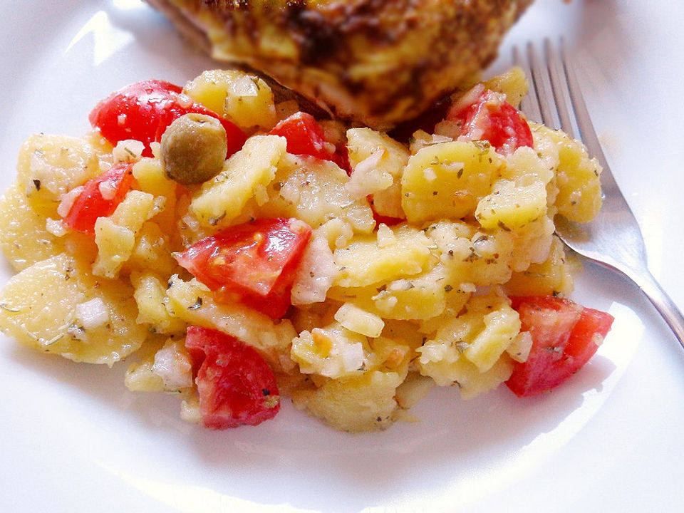 Kartoffelsalat mit Tomaten und Oliven von hobbykoechin| Chefkoch