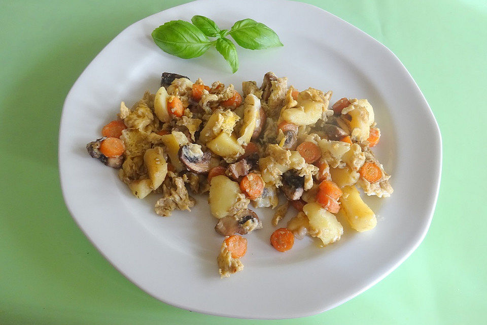 Klöße-Champignon-Gemüse-Pfanne