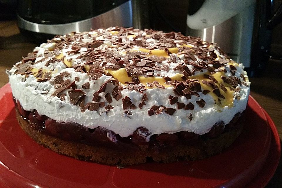 Quarksahne - Kirschtorte mit Eierlikör