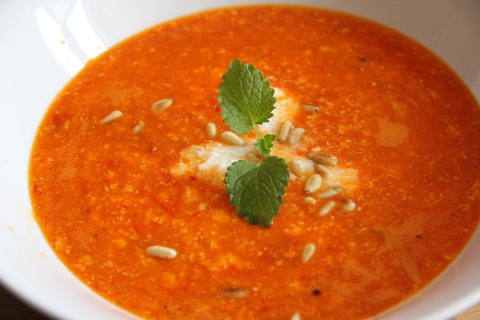 Paprika-Ricotta-Suppe
