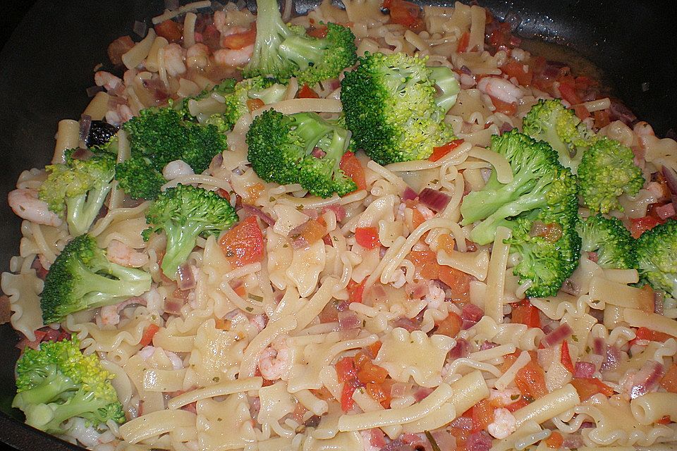 Pasta mit Garnelen und Brokkoli