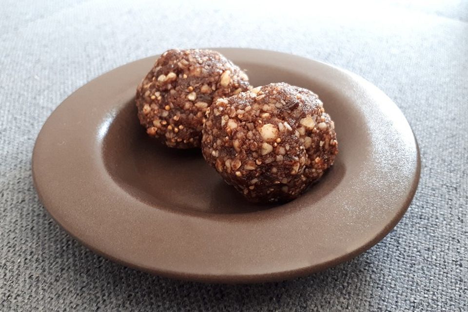 Raw Energy Balls