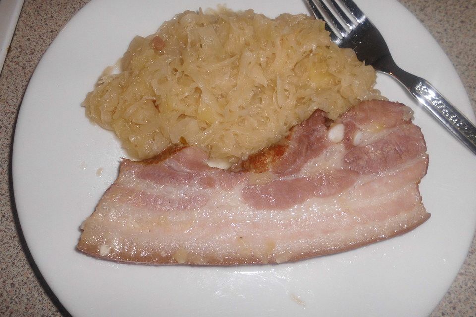 Sauerkraut mit Apfel und Schweinebauch